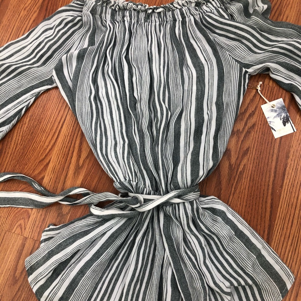 Cute off-shoulder top